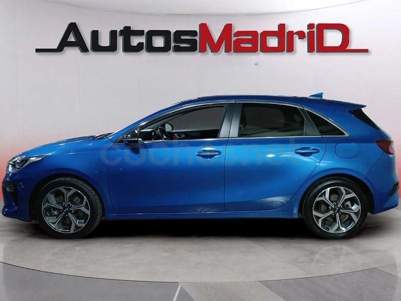 Usado Kia Ceed 120 CV (88 kW) 2019 Azul Utilitario