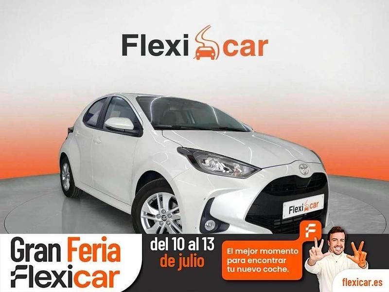 Blanco Usado 2022 Toyota Yaris Edition Utilitario | 15.290 € (Buen precio) - Imagen 1/4