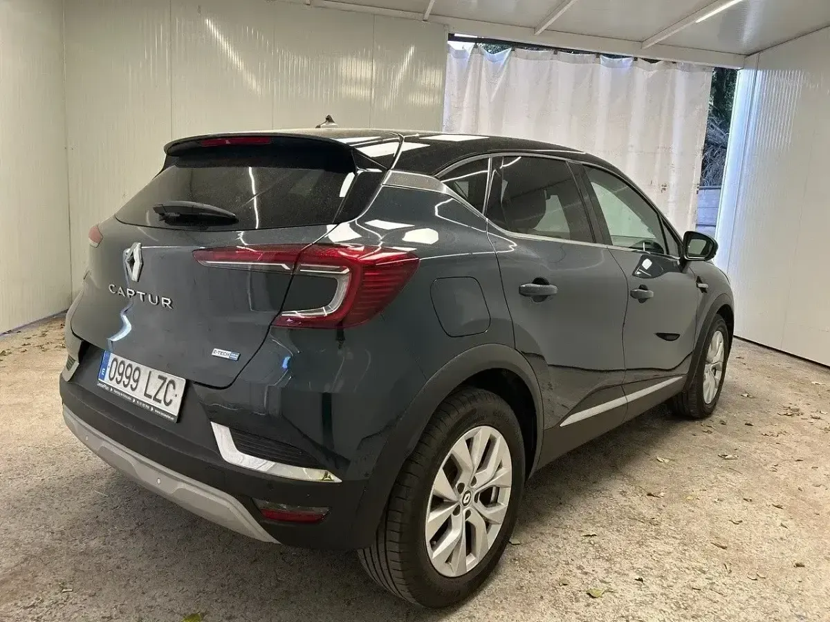 Usado Renault Captur Zen 160 CV (117 kW) 2022 Azul SUV