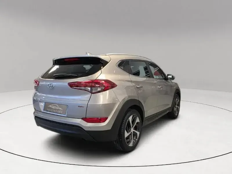 Usado Hyundai Tucson Style 176 CV (129 kW) 2016 Beige SUV