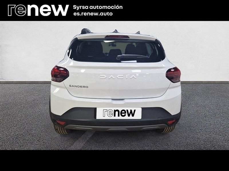 Usado Dacia Sandero Expression 91 CV (66 kW) 2023 Blanco Berlina