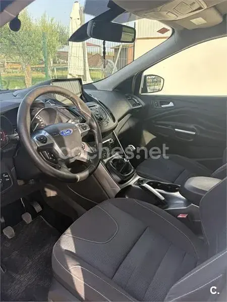 Usado Ford Kuga Trend 140 CV (102 kW) 2013 Blanco SUV