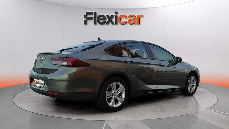 Usado Opel Insignia Selective 136 CV (100 kW) 2019 Verde Familiar