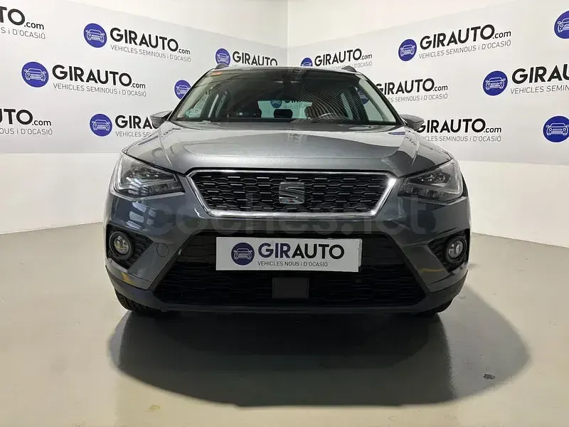 Usado Seat Arona Reference 95 CV (69 kW) 2017 Gris / plata SUV