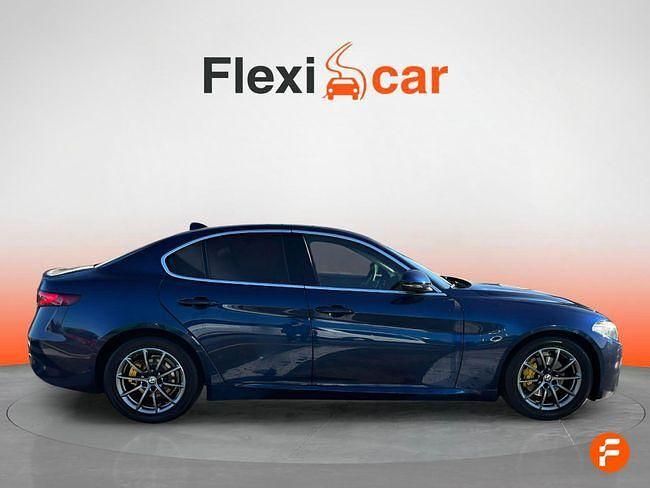 Usado Alfa Romeo Giulia 150 CV (110 kW) 2018 Azul Berlina