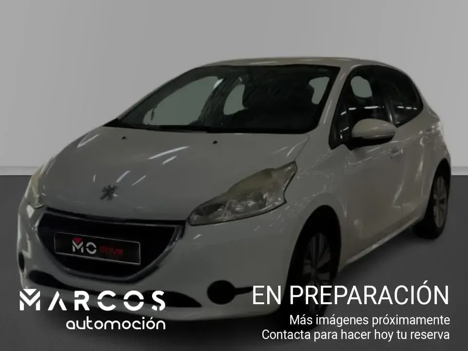 Usado Peugeot 208 Access 82 CV (60 kW) 2013 Utilitario