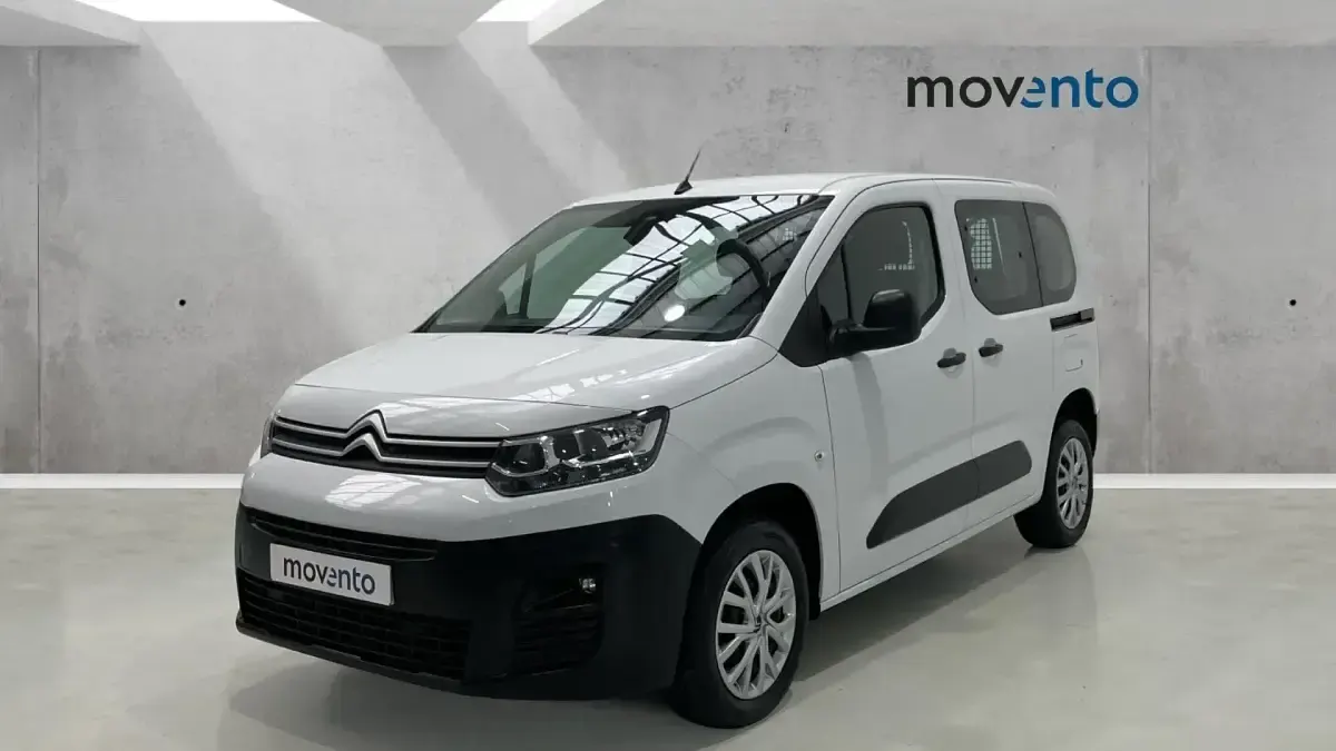 Usado Citroën Berlingo Business Class 102 CV (75 kW) 2023 Blanco Monovolumen