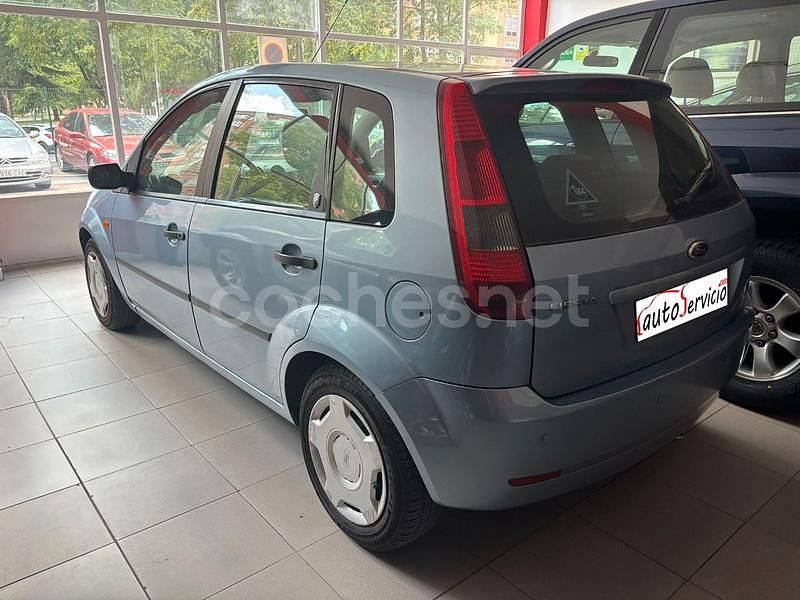 Azul Usado 2006 Ford Fiesta Ghia Utilitario | 3900 € (Precio justo) - Imagen 1/4