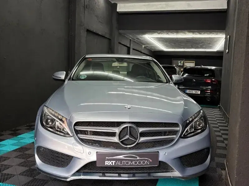 Usado Mercedes C220 AMG line 170 CV (125 kW) 2016 Gris / plata Berlina