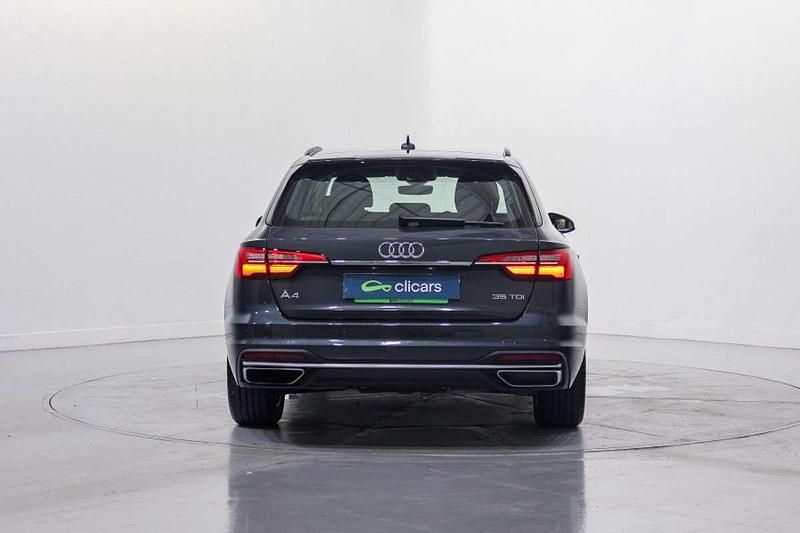 Usado Audi A4 Advanced 163 CV (119 kW) 2019 Azul Familiar