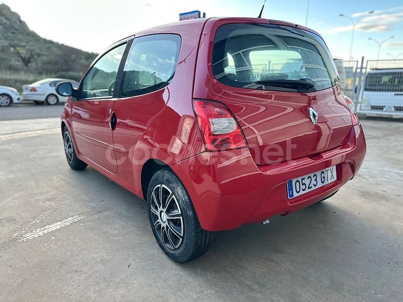 Usado Renault Twingo Authentique 75 CV (55 kW) 2009 Rojo Utilitario