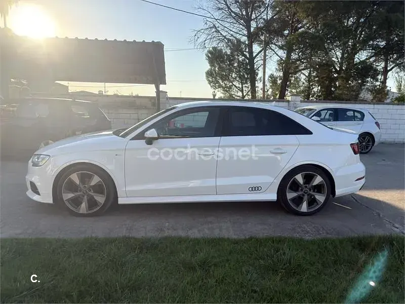Usado Audi A3 S-Line 150 CV (110 kW) 2018 Blanco Berlina