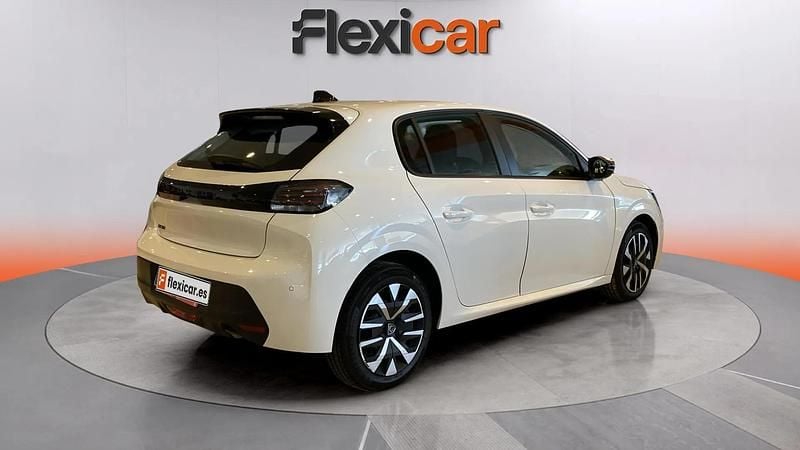 Usado Peugeot 208 Allure 102 CV (75 kW) 2024 Blanco Utilitario