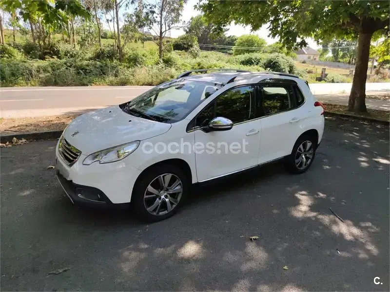 Usado Peugeot 2008 Active 92 CV (67 kW) 2015 Blanco SUV