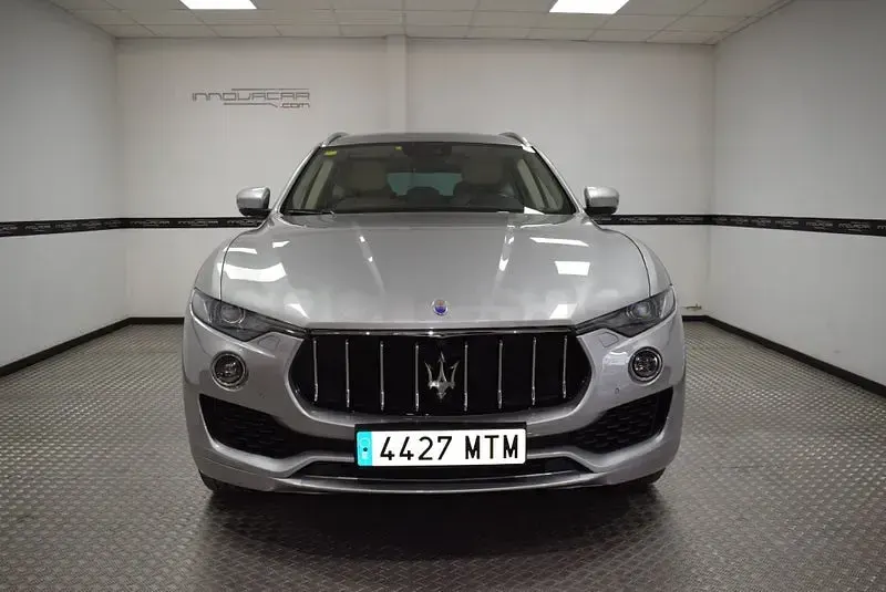 Usado Maserati Levante 430 CV (316 kW) 2016 Gris / plata SUV