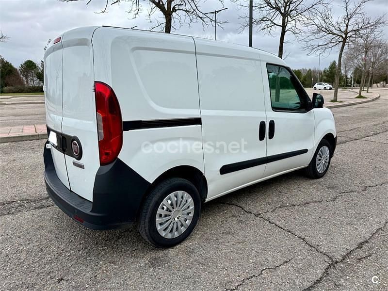Usado Fiat Doblò Dynamic 105 CV (77 kW) 2016 Blanco Monovolumen