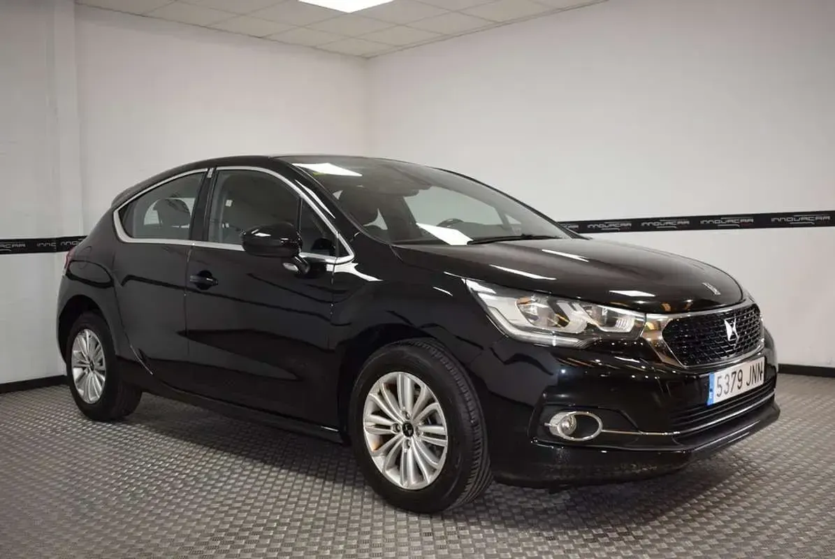 Usado DS Automobiles DS4 Style 120 CV (88 kW) 2016 Negro Utilitario