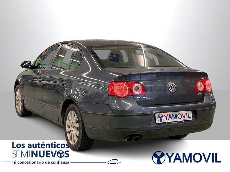Usado VW Passat Highline 140 CV (102 kW) 2009 Gris Berlina