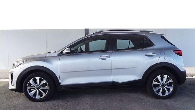 Usado Kia Stonic 100 CV (73 kW) 2021 Gris SUV