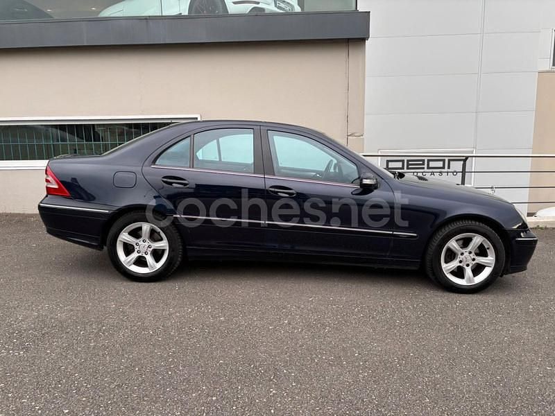 Usado Mercedes C200 Avantgarde 163 CV (119 kW) 2006 Negro Berlina