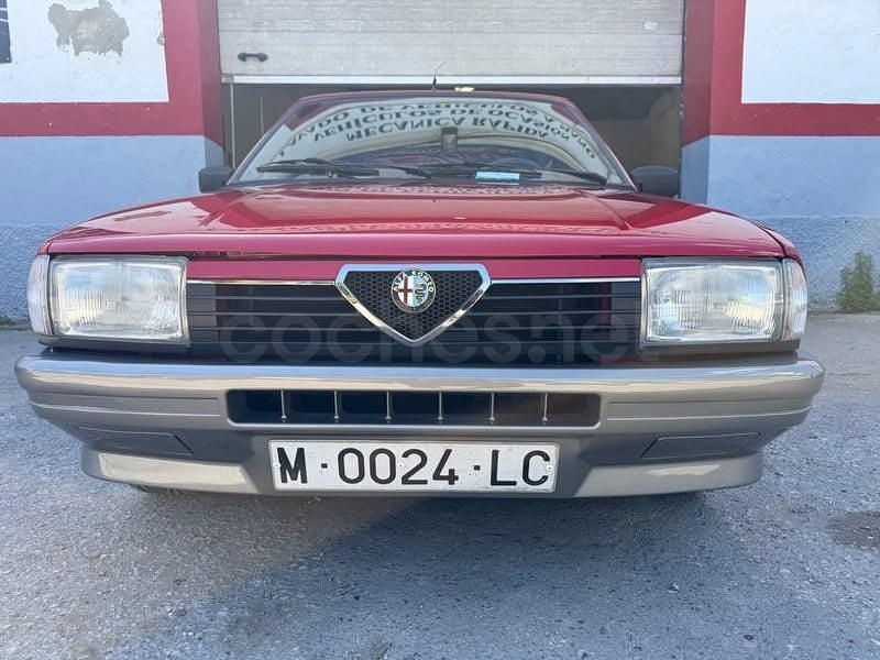 Usado Alfa Romeo 33 86 CV (63 kW) 1990 Rojo Berlina