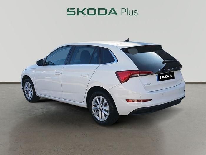 Blanco Usado 2024 Skoda Scala Ambition Utilitario | 19.290 € (Precio justo) - Imagen 1/4