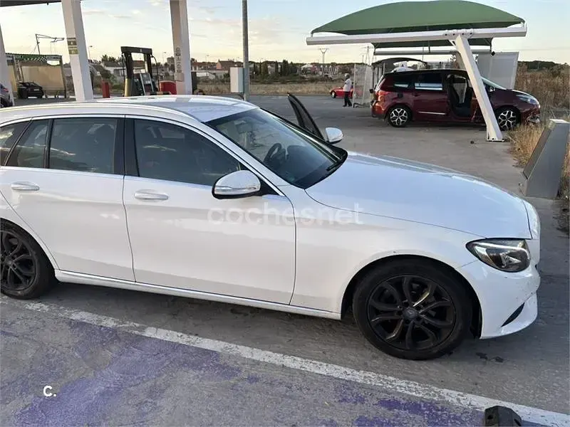 Usado Mercedes C200 Avantgarde 136 CV (100 kW) 2015 Blanco Familiar