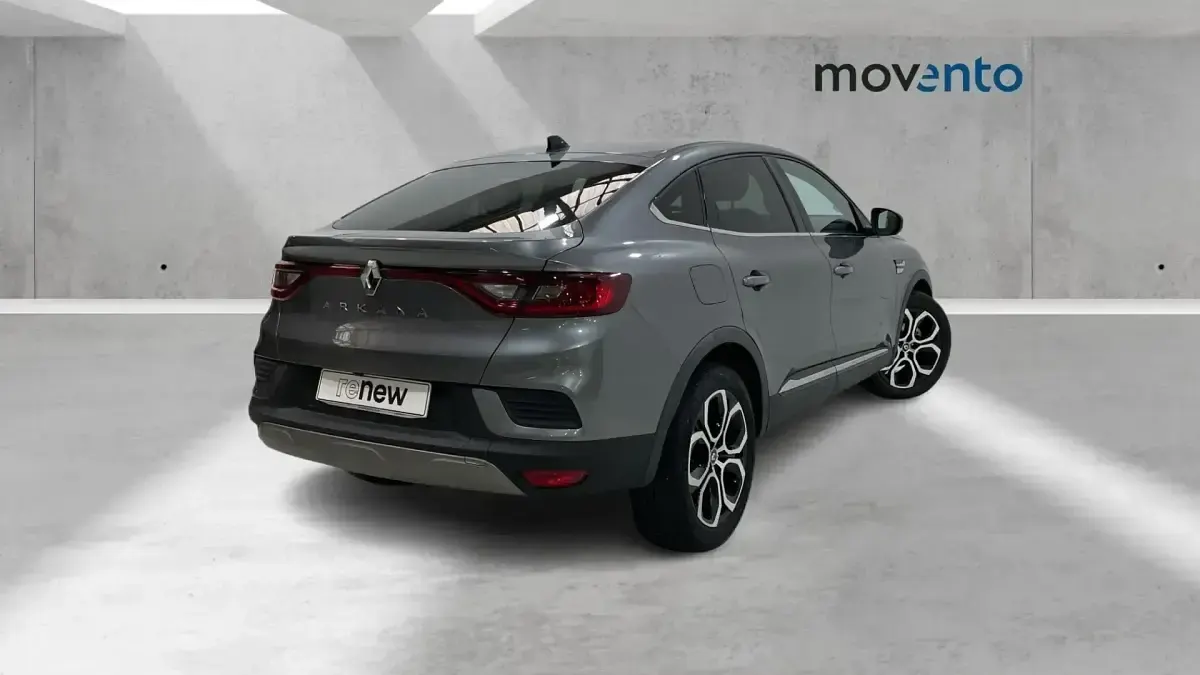 Usado Renault Arkana Techno 145 CV (106 kW) 2022 Gris SUV