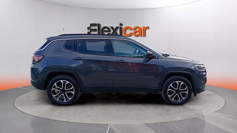 Usado Jeep Compass Limited 190 CV (139 kW) 2022 Gris SUV