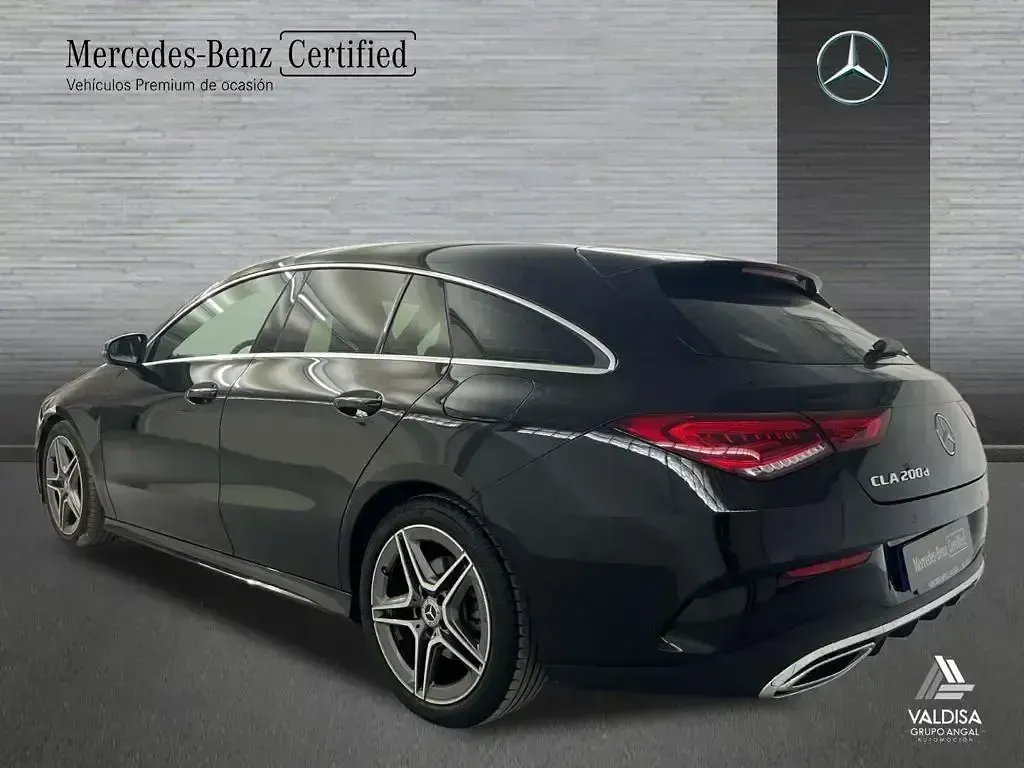Usado Mercedes CLA200 AMG line 150 CV (110 kW) 2022 Negro Coupe
