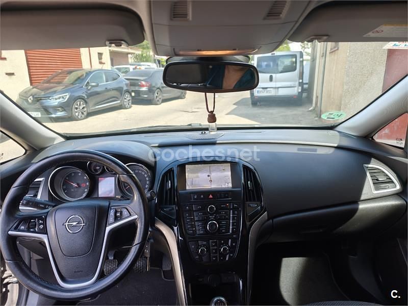 Usado Opel Astra Excellence 136 CV (100 kW) 2015 Gris / plata Berlina