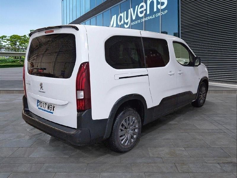 Usado Peugeot Rifter Active 100 CV (73 kW) 2022 Blanco Monovolumen