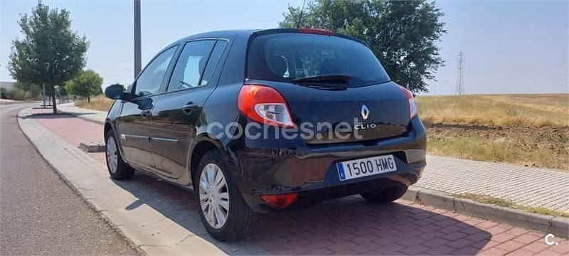 Negro Usado 2012 Renault Clio IV Expression Berlina | 4200 € (Super precio) - Imagen 1/1