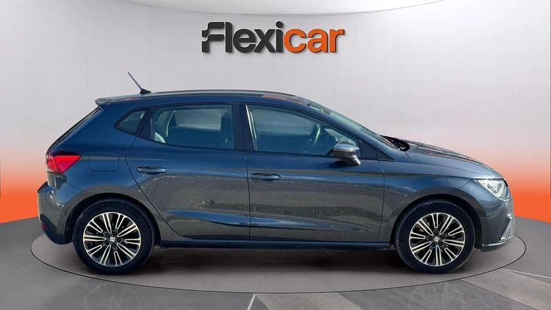 Usado Seat Ibiza Style 110 CV (80 kW) 2022 Gris Utilitario