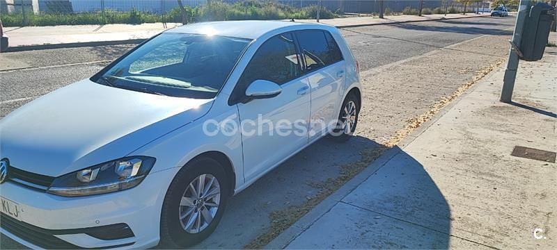 Usado VW Golf VII Advance 115 CV (84 kW) 2018 Blanco Berlina