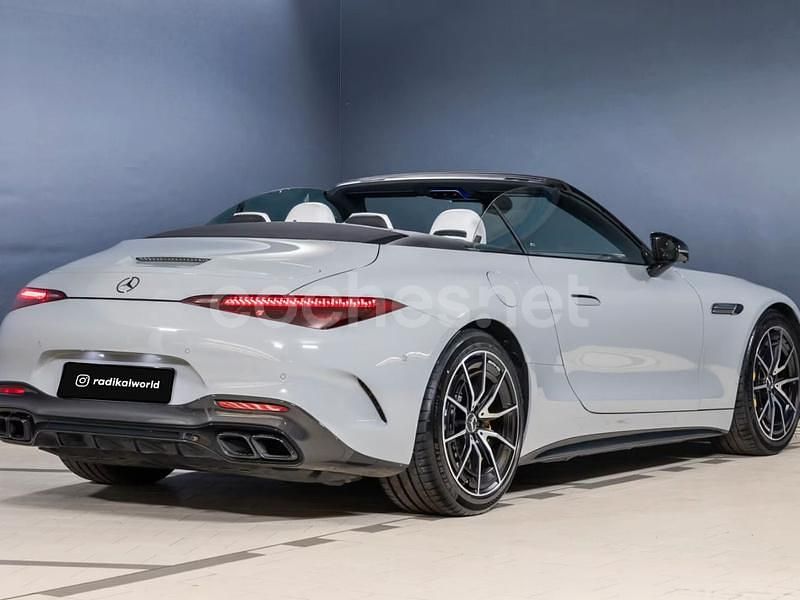 Usado Mercedes SL63 AMG AMG 585 CV (430 kW) 2023 Gris / plata Descapotable