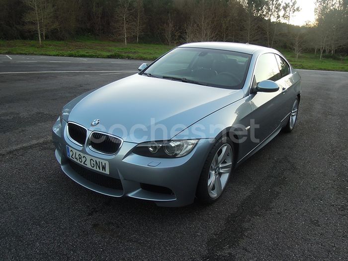 Gris / plata Usado 2009 BMW 325 Coupe | 13.990 € (Precio justo) - Imagen 1/4