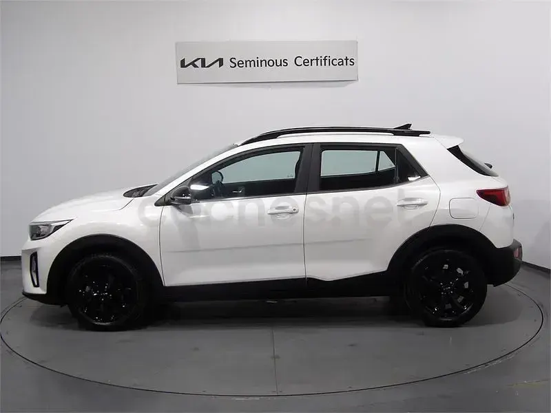 Usado Kia Stonic 100 CV (73 kW) 2024 Blanco SUV