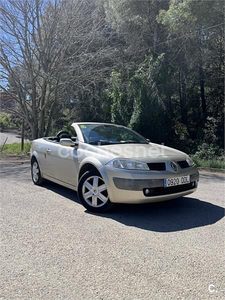 Usado Renault Mégane Cabriolet Dynamique 110 CV (80 kW) 2004 Verde Descapotable