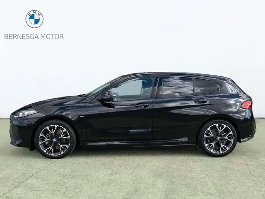 Usado BMW 120 Comfort Edition 163 CV (119 kW) 2025 Negro Utilitario