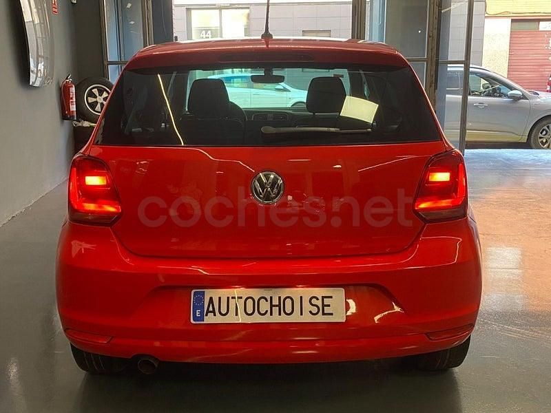 Usado VW Polo Advance 75 CV (55 kW) 2016 Rojo Berlina