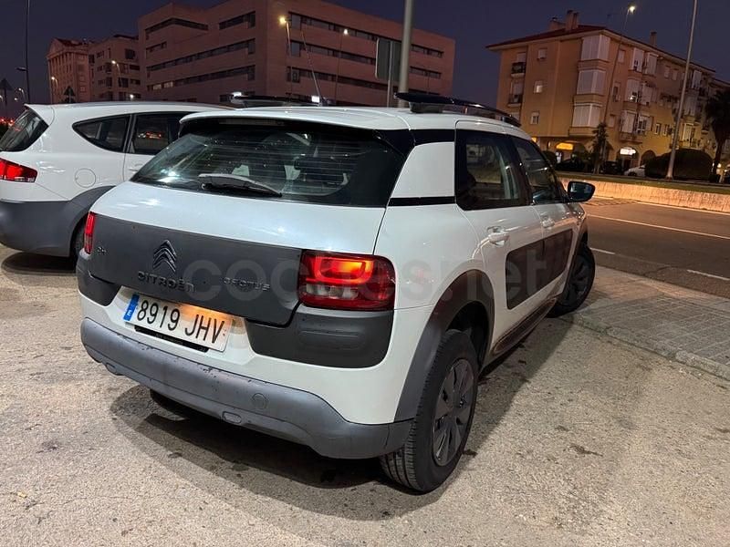 Usado Citroën C4 Cactus Live 100 CV (73 kW) 2015 Blanco Utilitario
