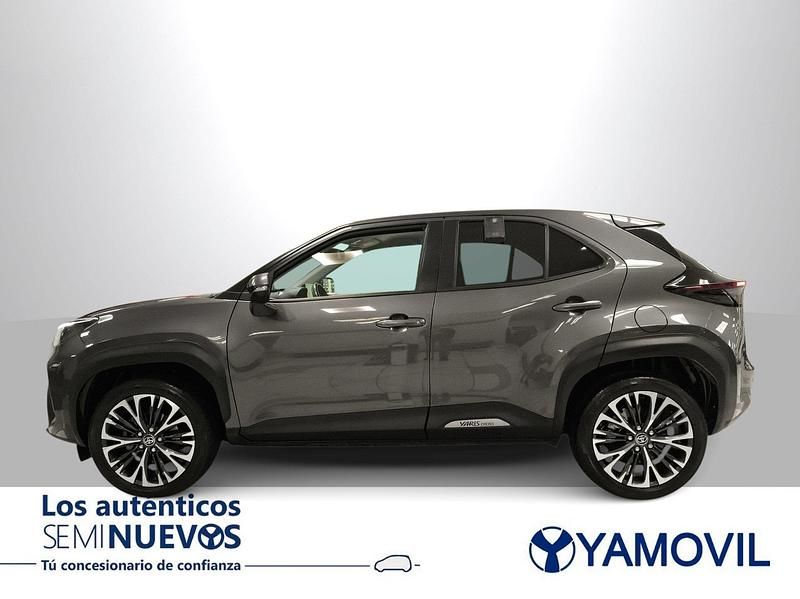 Usado Toyota Yaris Hybrid Style 116 CV (85 kW) 2022 Gris