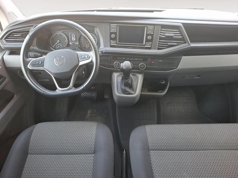 Usado VW Caravelle 150 CV (110 kW) 2023 Azul Monovolumen