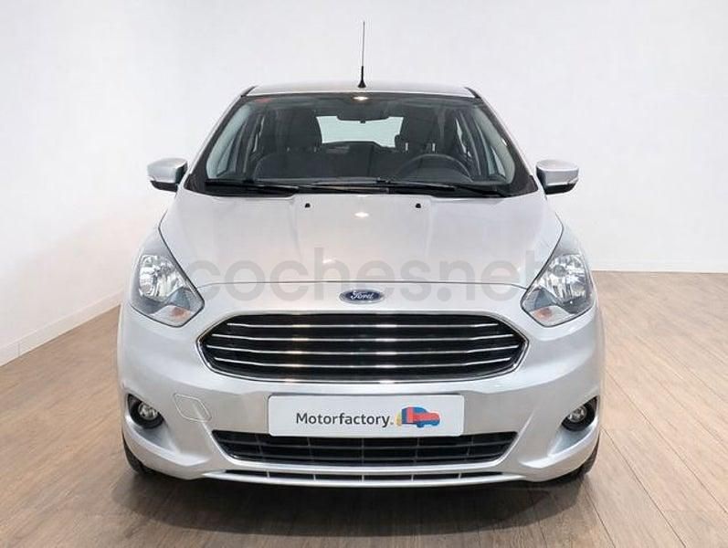 Usado Ford Ka Plus 70 CV (51 kW) 2016 Gris / plata Utilitario