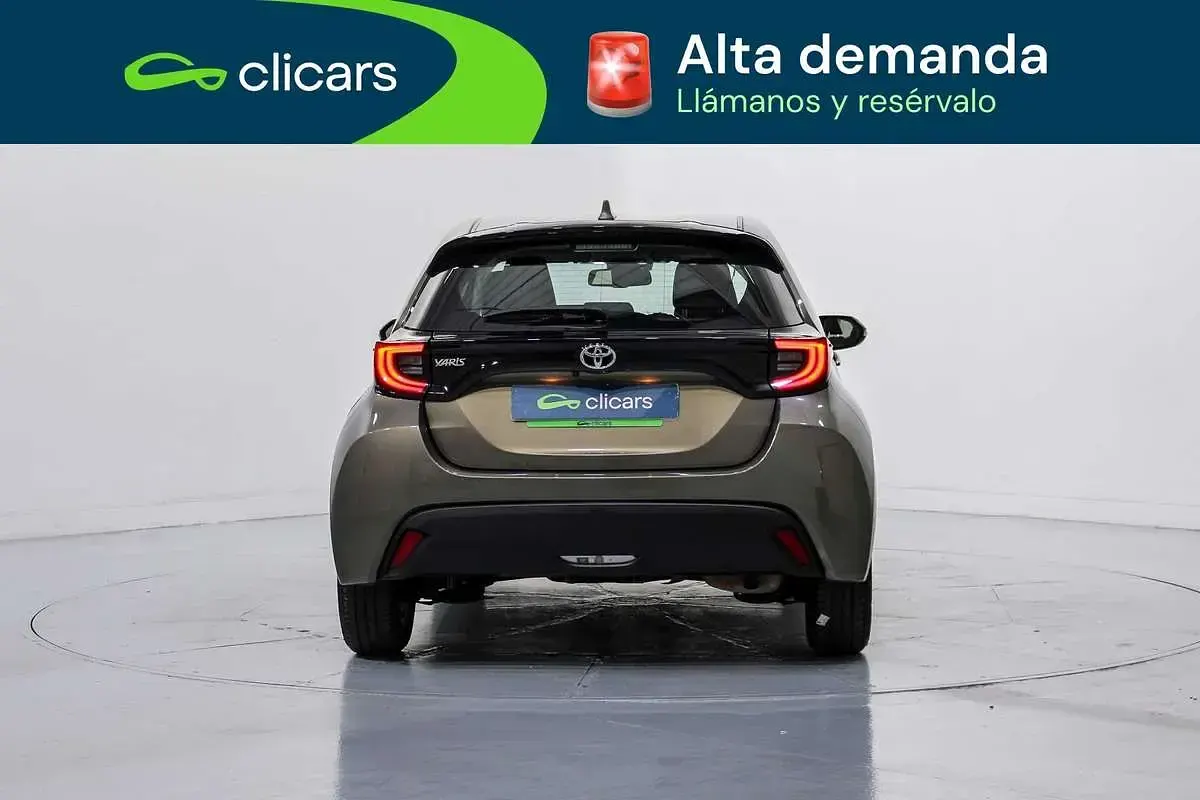 Usado Toyota Yaris Edition 125 CV (91 kW) 2022 Naranja Utilitario