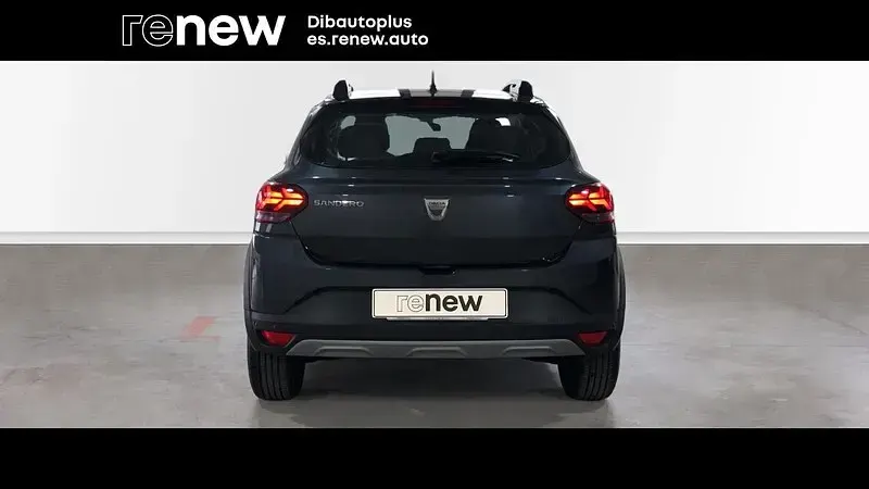 Usado Dacia Sandero Comfort 91 CV (66 kW) 2022 Gris Berlina