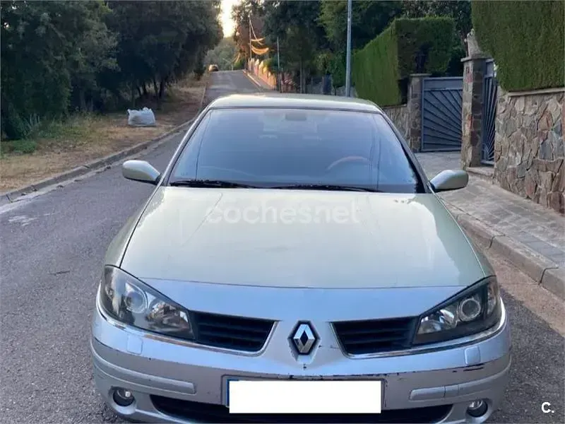 Usado Renault Laguna II Privilege 120 CV (88 kW) 2005 Verde Berlina