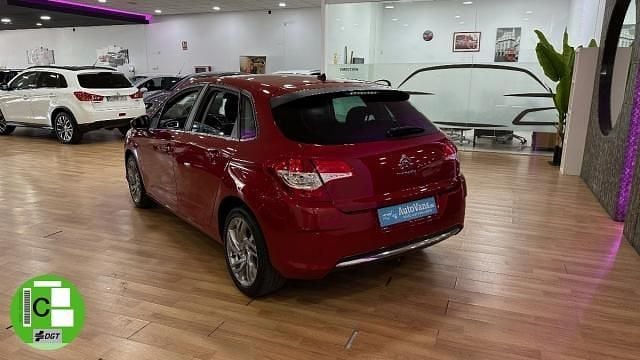 Usado Citroën C4 Seduction 92 CV (67 kW) 2014 Rojo Utilitario