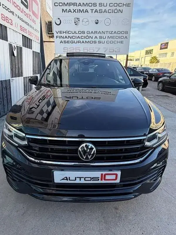 Usado VW Tiguan R-line 200 CV (147 kW) 2022 Negro SUV